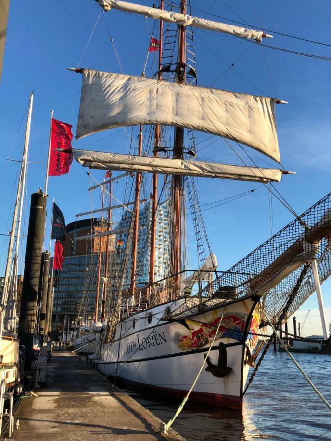 Segelschiff Loth Lorien Hotel Hamborg Eksteriør billede