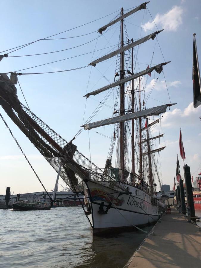Segelschiff Loth Lorien Hotel Hamborg Eksteriør billede